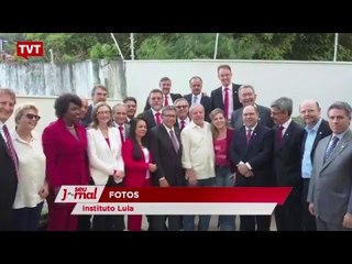 Télécharger la video: 21 deputados federais se reúnem com Lula em ato de desagravo