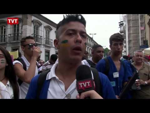 Professores e funcionários de escolas estaduais do RJ entram greve