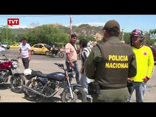 Скачать видео: Nicolás Maduro decreta Estado de Emergência Econômica na Venezuela