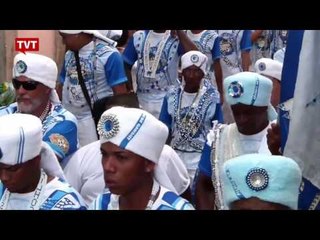 Bloco Filhos de Gandhy começa distribuição de trajes em Salvador