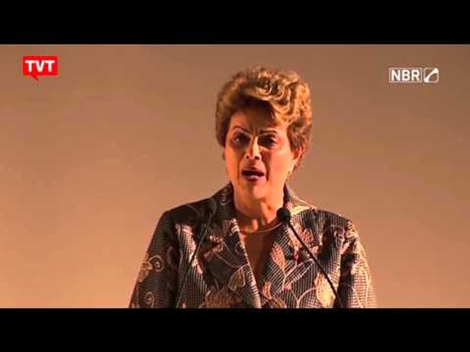 Poeta Augusto de Campos presta "homenagem cívica" a Dilma