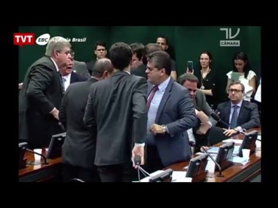 Deputados se agridem no Conselho de Ética da Câmara Federal