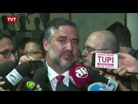 Eduardo Cunha manobra e sessão tumultuada escolhe integrantes da comissão do impeachment