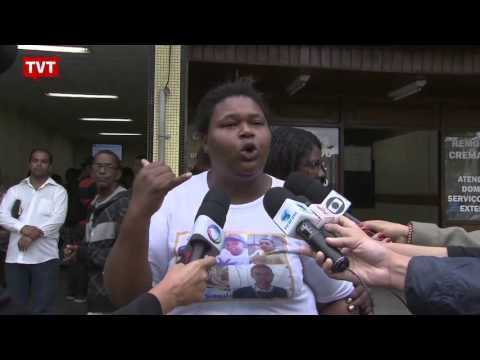 Enterro de jovens assassinados pela PM é marcado por indignação