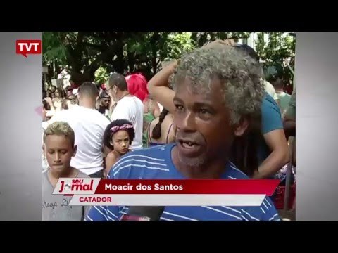 Folia de carnaval rende graninha extra para catadores de recicláveis