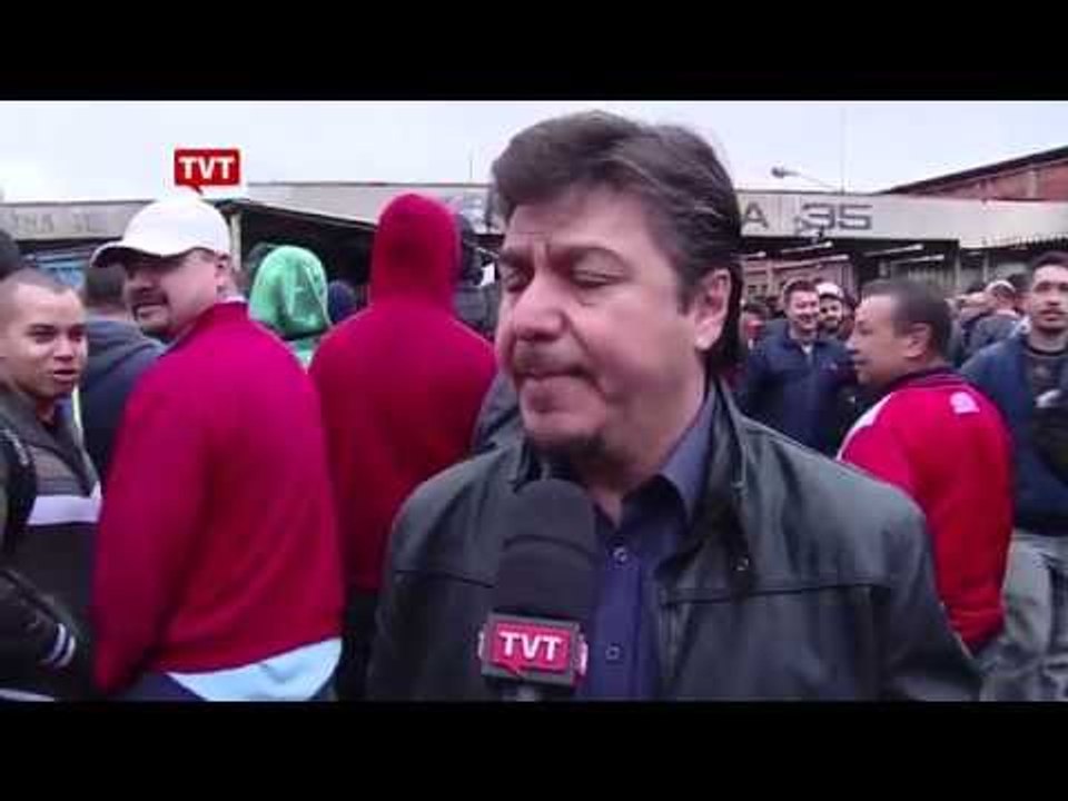 Metalúrgicos mantêm greve na Ford para reverter demissões