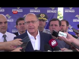 Premiado, Alckmin atrasa entrega de caixas de água a carentes