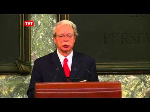 Frei Betto recebe título de Doutor Honoris Causa em Cuba