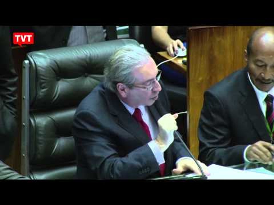 Sob protestos, Câmara inicia votação da reforma...