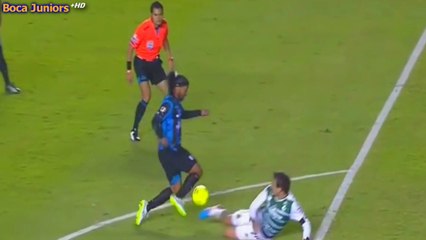 Jugadas y goles de Carlos Izquierdoz
