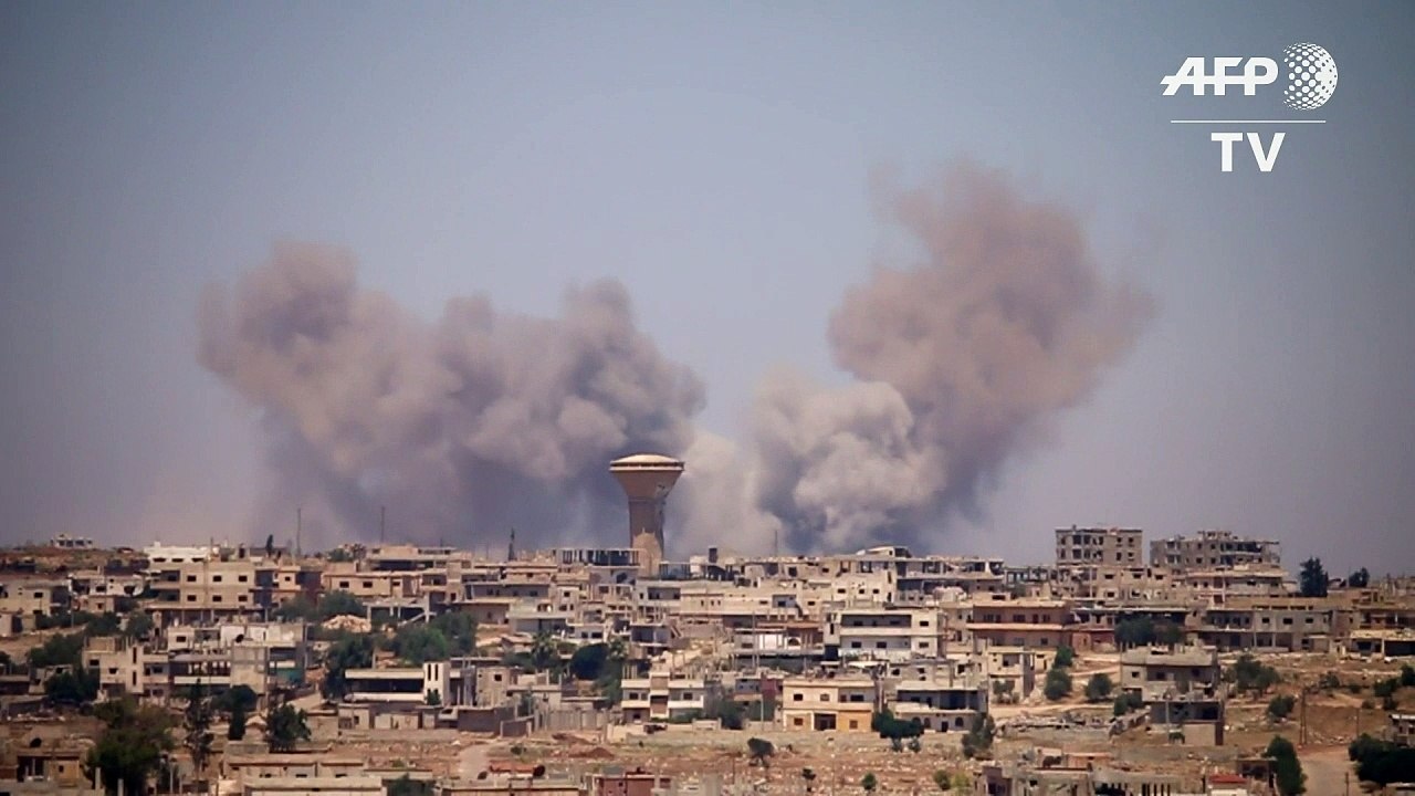 Frappes aériennes sur des zones rebelles de Deraa en Syrie