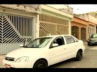 Moradores recebem escrituras da casa própria após 30 anos