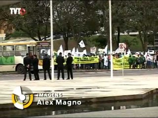 Atingidos por barragem fazem ato em Brasília