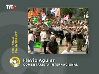 Torcedores russos e poloneses enfrentam polícia em Varsóvia