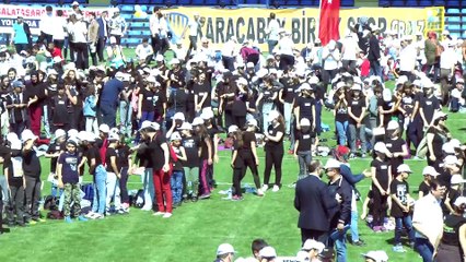 Binlerce öğrenci stadyumda kitap okudu - BURSA