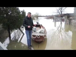 Ora News - Oboti sërish nën ujë, lëvizet vetëm me varka