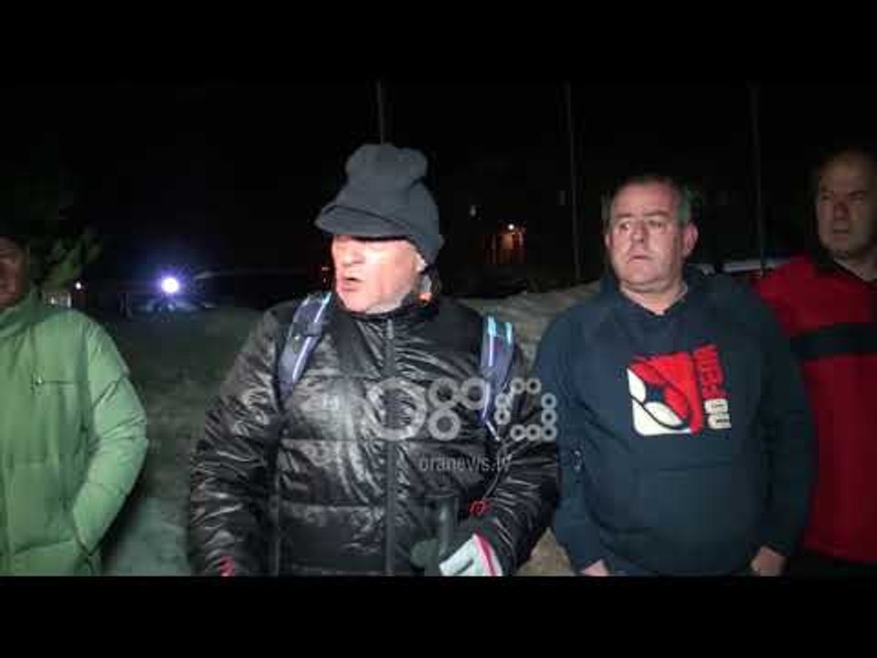 Ora News - Alpinistët shqiptarë sfidojnë dëborën, ngjiten në malin e Valbonës
