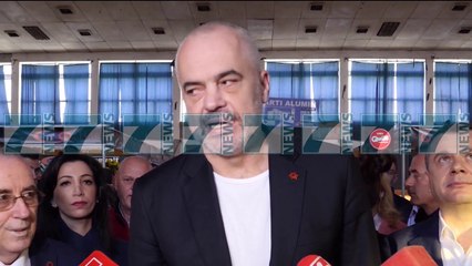 RAMA DHE BASHA FESTOJNE NE ELBASAN, REPLIKA NE DISTANCE - News, Lajme - Kanali 8