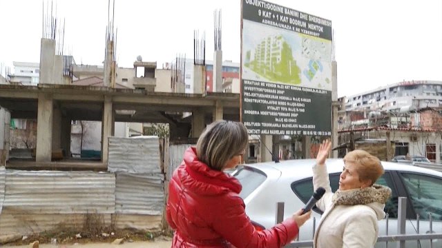 BOOM: E mashtroi ndërtuesi, familja prej 4 vitesh me qira, pa shtëpi dhe pa para