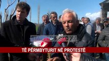 TË PËRMBYTURIT NË PROTESTË