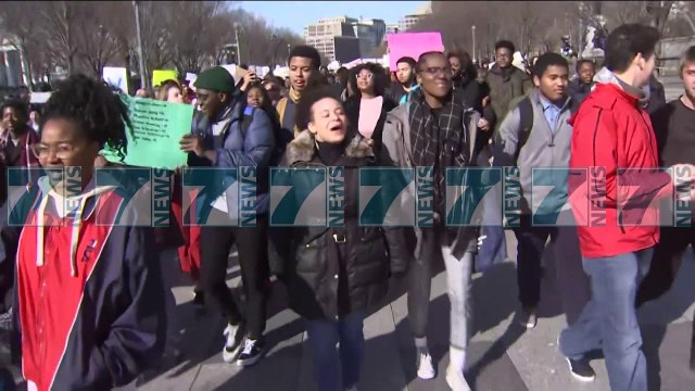 PROTESTA MASIVE NE SHBA KUNDER ARMEVE - News, Lajme - Kanali 7
