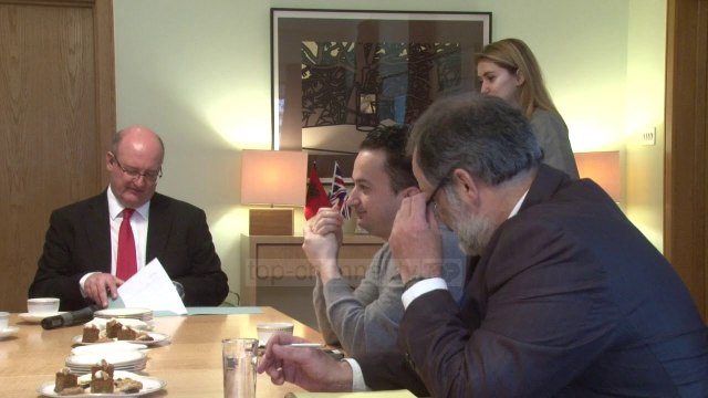 Ambasadori britanik: Nuk komentoj akuzat për financimet ruse - Top Channel Albania - News - Lajme
