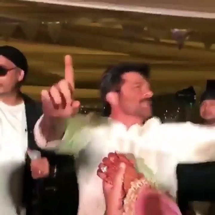Anil having a great time_man_dancing_ - sonamkishaadi - Bebobolly .