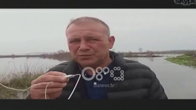Ora News - Rreth 2400 ha nën ujë në Shkodër, banorët s'kanë me çfarë të lëvizin