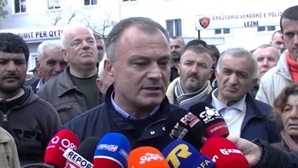 360° Gradë - Mbështetësit E Frrokajt Në Protestë Përpara Policisë Në Lezhë