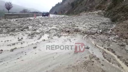 Report TV - Rrëshqitje dheu,bllokohet njëri kah i aksit Gjirokastër-Tepelenë