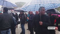 Report TV - Naftëtarët e ARMO-s vijojnë protestën, kërkojnë pagat e prapambetura