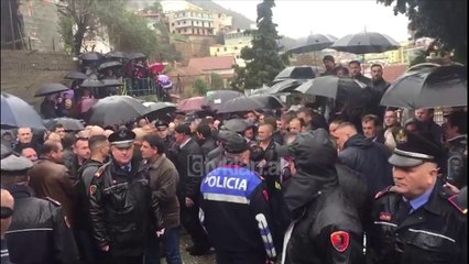 Lirohet kryetari i Bashkise se Lezhes