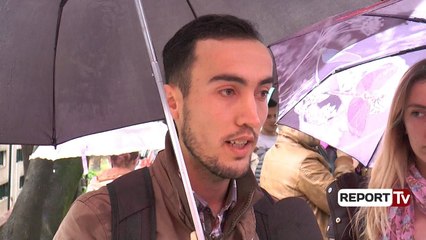 Studentët e Fakultetit të Mjekësisë dalin në protestë:Po manipulohen zgjedhjet