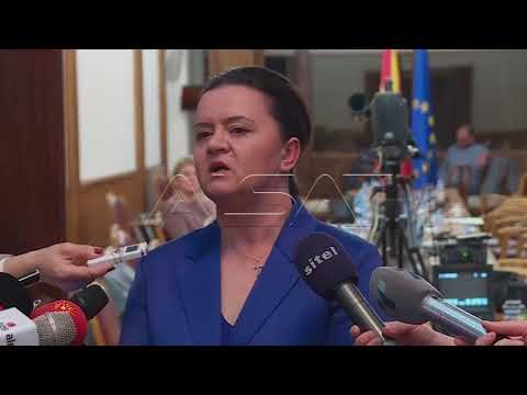 Не стивнуваат протестите пред домовите на пратеници од мнозинството