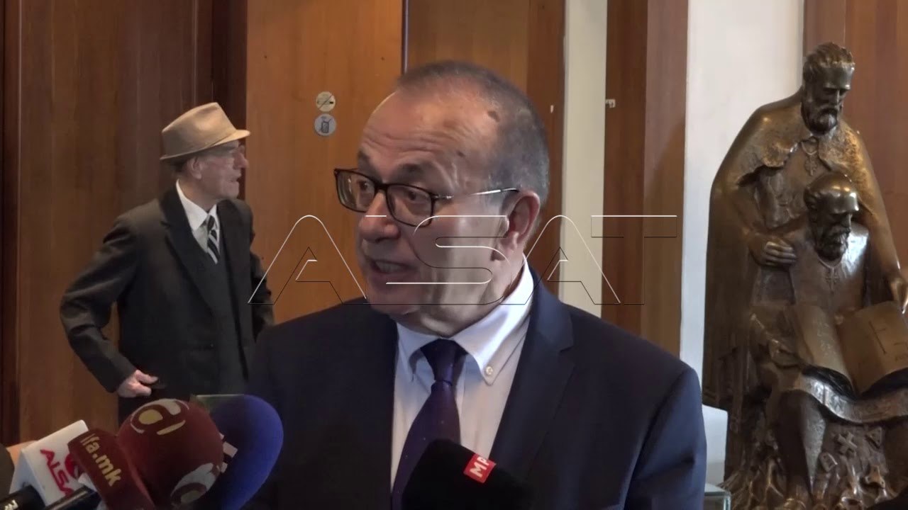 МАНУ: Не може да се преговара за идентитетот и промена на Уставот