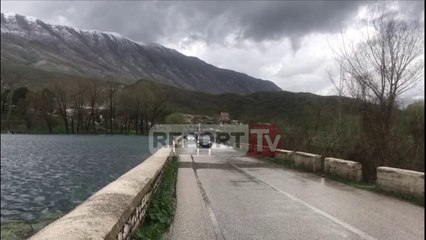 Télécharger la video: Report TV - Viroi del nga shtrati, vështirësi në hyrje të qytetit të Gjirokastrës