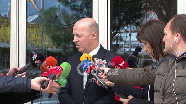 Ora News - Dhurata 480 mije $? Gjyqtari Fatos Lulo përballë Komisionit të Pavarur