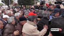 Report TV - Protesta, minatorët përplasen me policinë, priten në takim në kryeministri