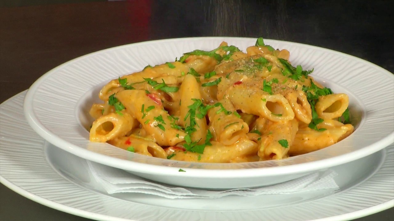 Receta Juaj, Pene me salcë