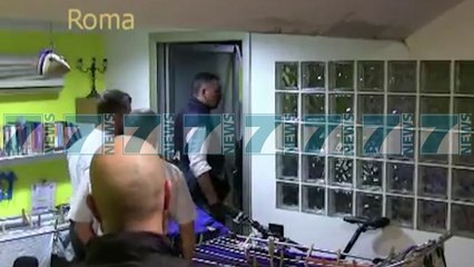 POLICIA ITALIANE GODET GRUPET MAFIOZE, 19 TE ARRESTUAR - News, Lajme - Kanali 7