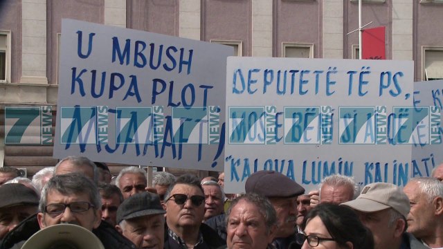 MINATORET PERPLASEN ME POLICINE PARA KRYEMINISTRISE - News, Lajme - Kanali 7