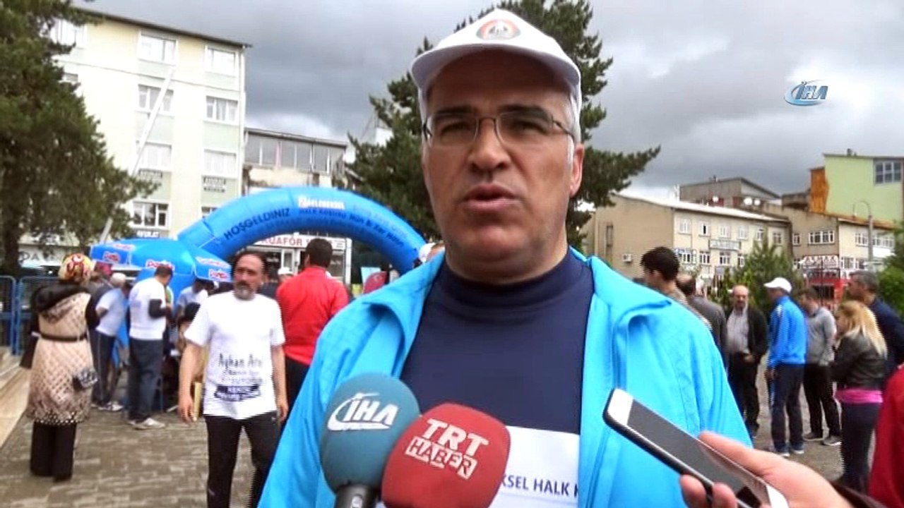 Bingöl'de davullu zurnalı halk koşusu