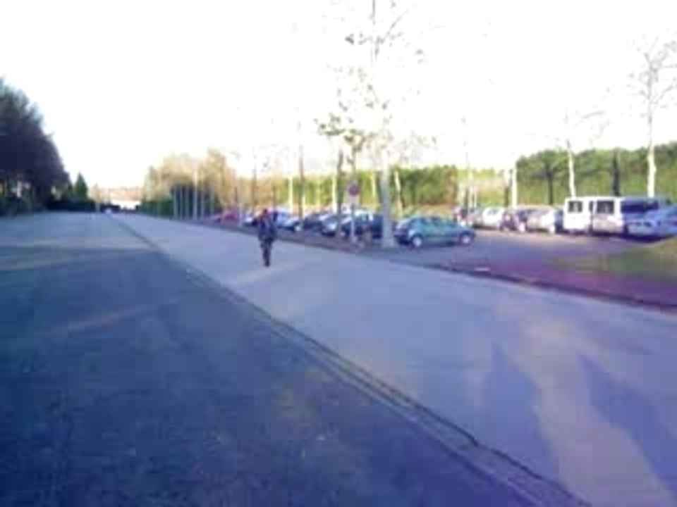 Twelve o' clok (tkt lol ugo fé froté sa bavette)