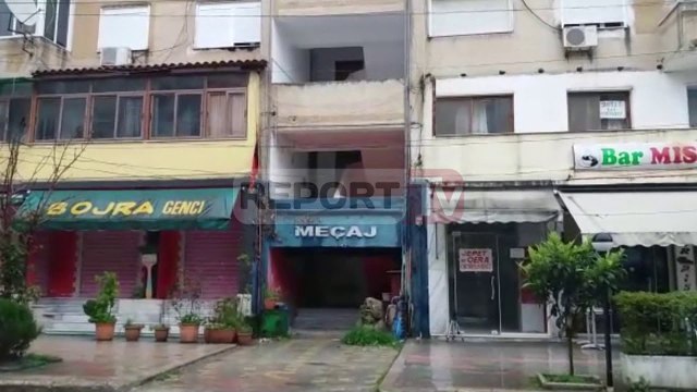 Report TV - Pamjet në Fier, grabitësit shkëmbejnë zjarr me policinë, një vdes, tjetri plagoset