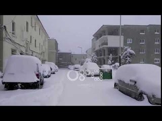 Ora News - Reshje te dendura debore ne Bulqizë, 23 mars 2018