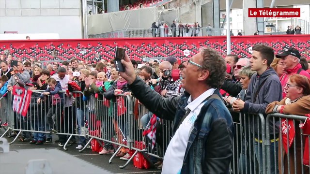 En Avant de Guingamp. Feu d'artifice sur le terrain et en dehors pour la der au Roudourou