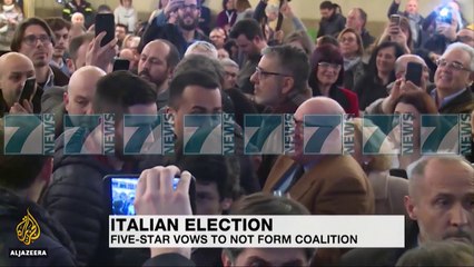 LEVIZJA “5 YJET” DREJTOJNE DHOMEN E DEPUTETEVE NE ITALI - News, Lajme - Kanali 9