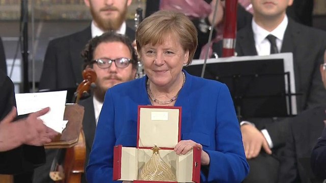 Assisi: ad Angela Merkel il premio Lampada per la Pace 2018