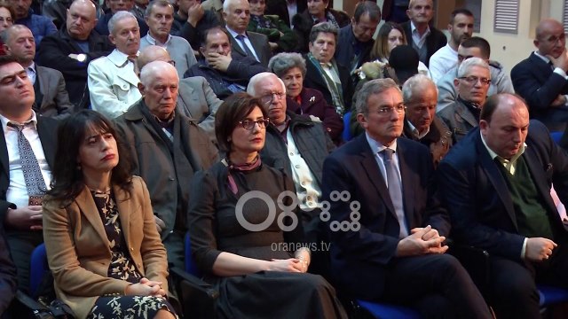 Ora News - Thirrja e Bashës për të pakënaqurit: Eja Tomor, ejani të gjithë…