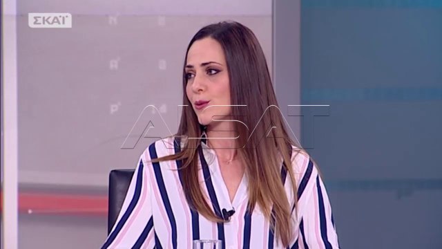 Çështja e emrit, Greqia këmbëngul në ndryshimin e Kushtetutës